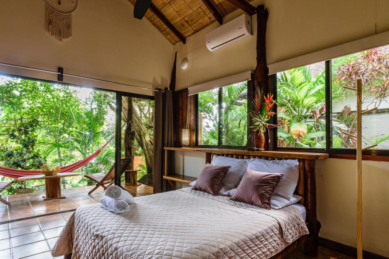 Funky Monkey Lodge Playa Santa Teresa  Exterior photo