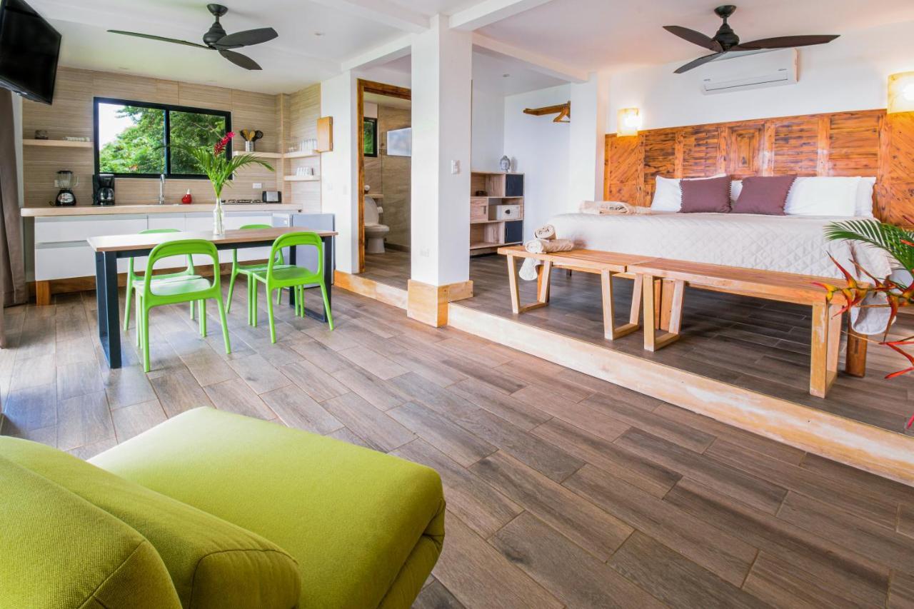 Funky Monkey Lodge Playa Santa Teresa  Exterior photo